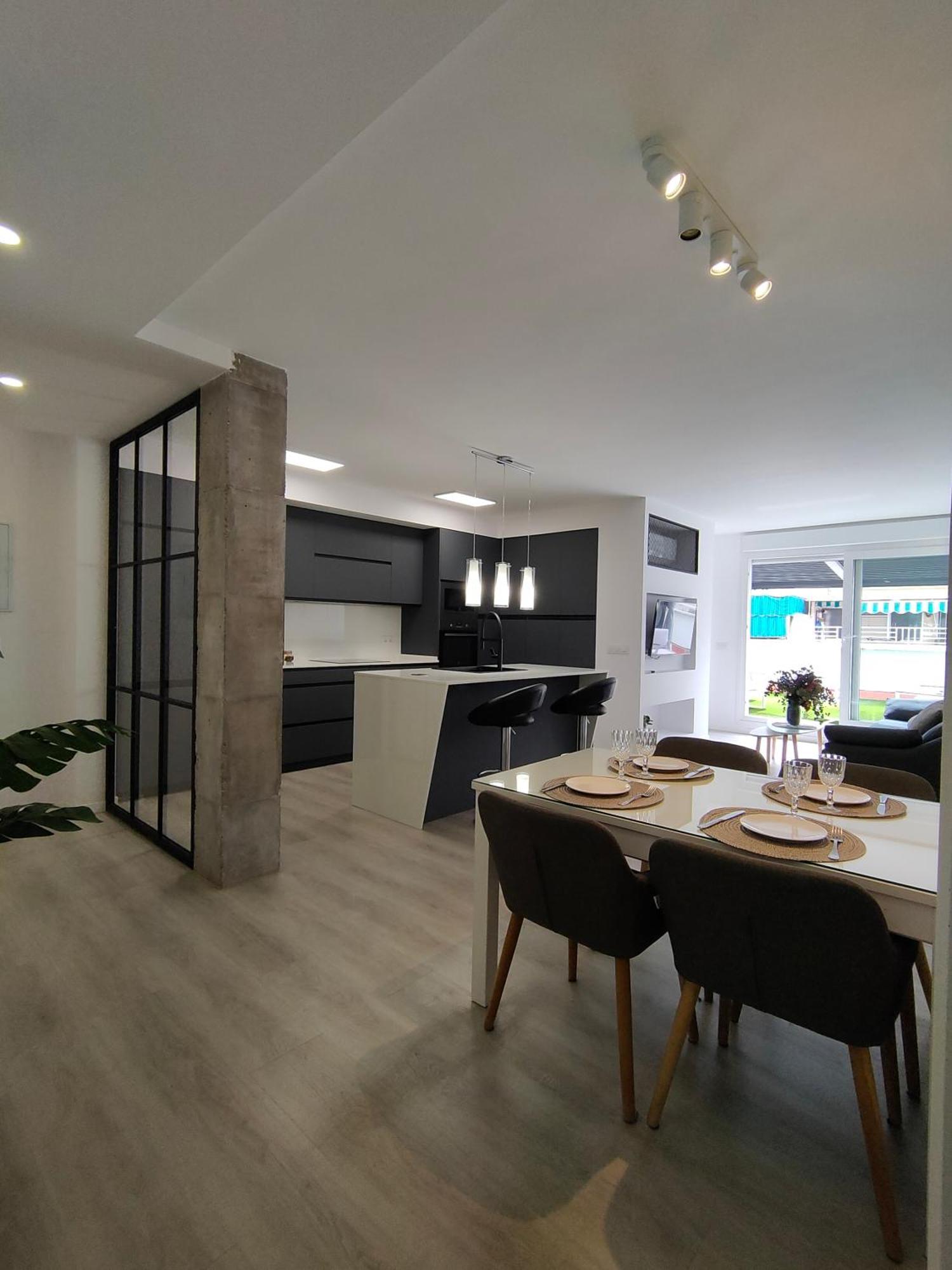 Casa Mallen, Con Amplia Terraza, En El Barrio De Nervion Sevilla Exterior foto